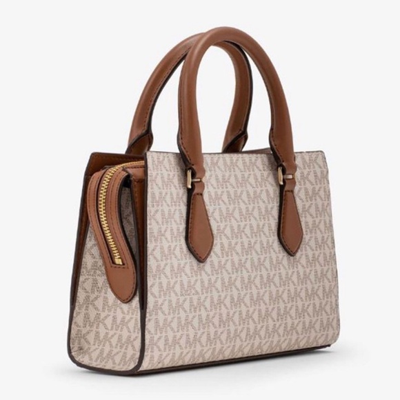 Michael Kors Small Sheila Satchel Crossbody
Vanilla 
NWT - Picture 3 of 16